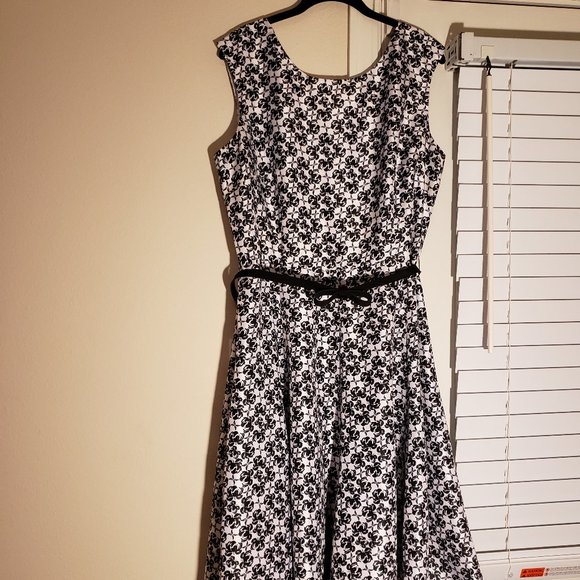 Black and White Julian Taylor Dress - Picture 1 of 5